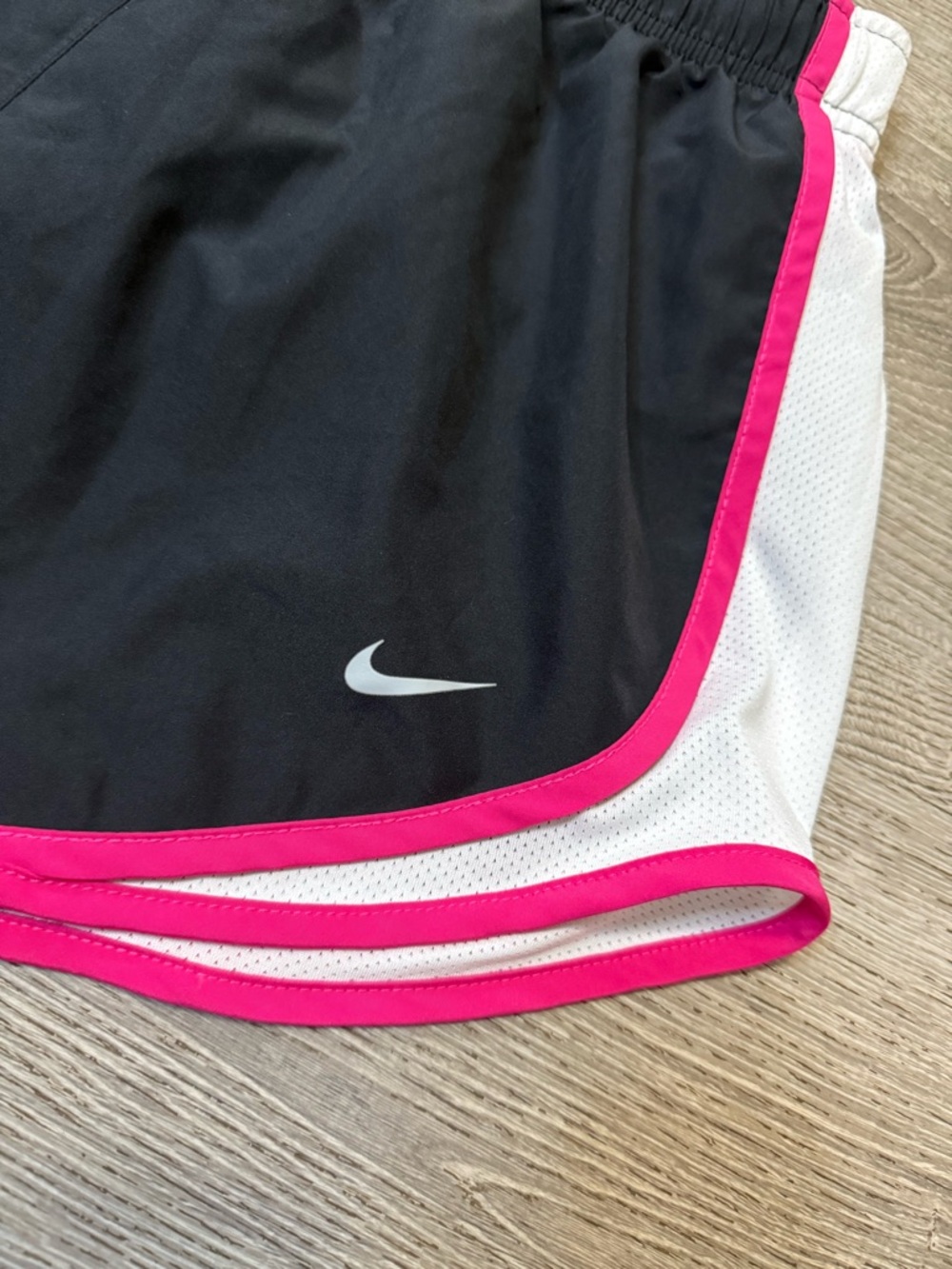 •NIKE• RUNNING SHORTS - Picture 3 of 6